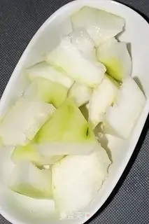 Make The bouquet with the winter melon step 2