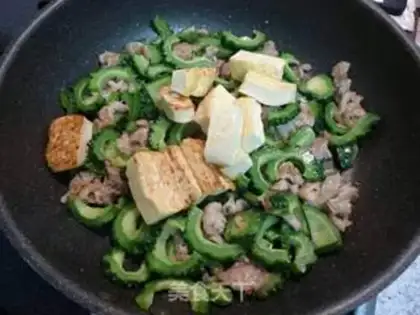 Make Eggs, tofu, tofu step 6