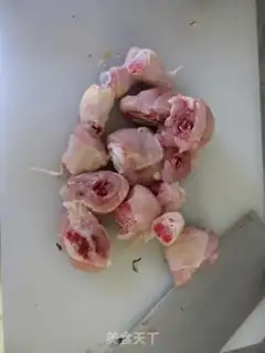 Make Potatoes with chicken legs step 1