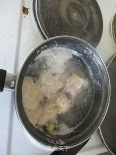 Make Potatoes with chicken legs step 2