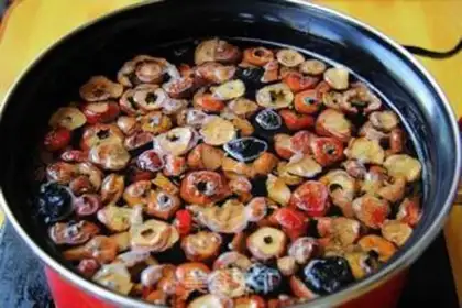 Make Plum soup step 1