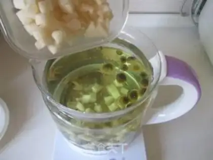 Make Pear lilies step 3