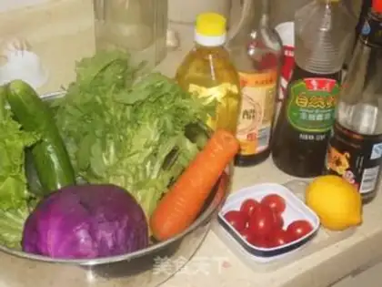 Make Lemon oil vinegar salad step 0