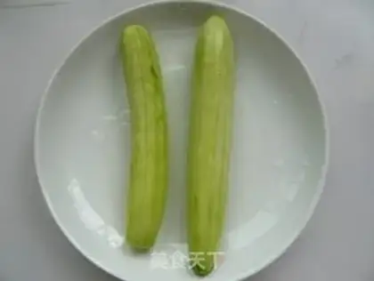 Make Cucumber juice step 1