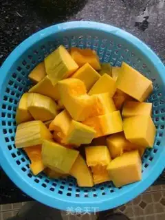 Make Sweet pumpkin green bean soup step 0