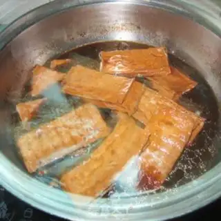 Make Garlic peppers with tofu step 1