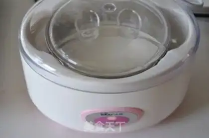 Make Jasmine tea and yogurt step 4