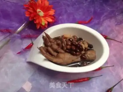 Make Two bean ink, chicken claw soup step 6