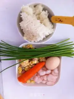Make Five eggs of fried rice step 0
