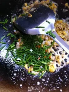 Make Five eggs of fried rice step 5