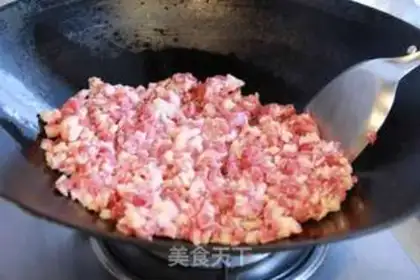 Make Dried mushroom sauce meat pack step 4