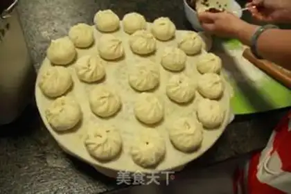 Make Dried mushroom sauce meat pack step 12