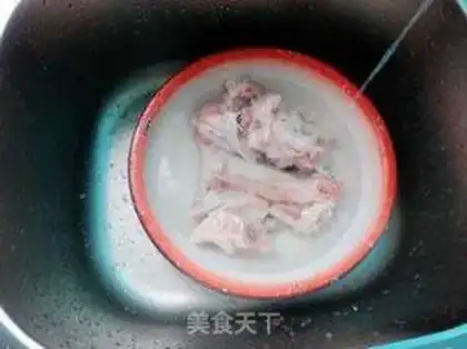 Make Lian Yumi Bones soup step 1