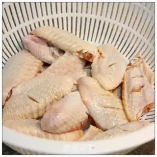 Make The chicken wings step 0