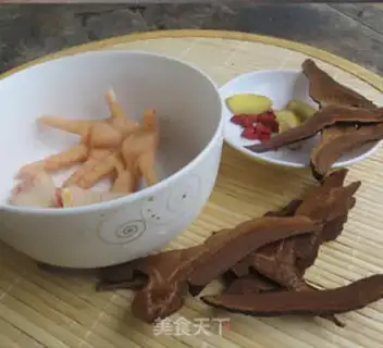Make Qianxiao Paw soup step 0