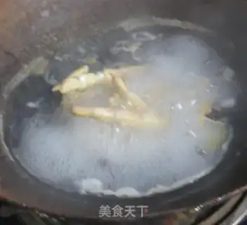 Make Qianxiao Paw soup step 1