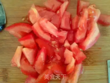 Make Eggs and tomatoes step 0