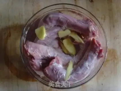 Make Spicy duck neck step 1