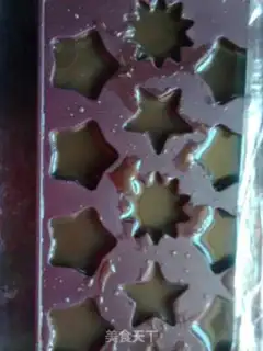 Make Watermelon, three colours of ice step 2