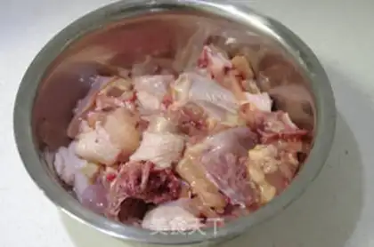 Make A family version of Xinjiang chicken step 1