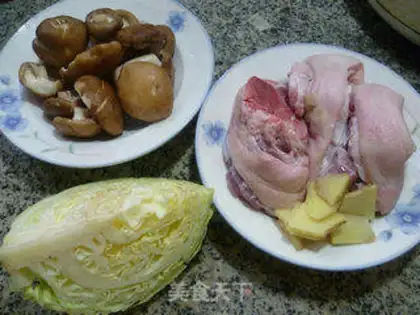 Make Porky mushroom hoove soup step 0