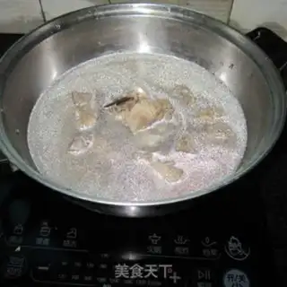 Make Scrambled bamboo soup step 1