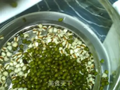 Make Green bean rice congee step 2