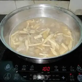 Make Scrambled bamboo soup step 4