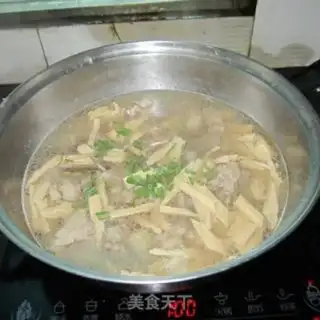 Make Scrambled bamboo soup step 5