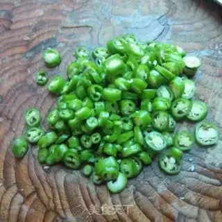 Make Pepper fried egg silk step 1