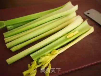 Make Celery cashew shrimp step 0