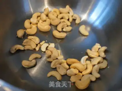 Make Celery cashew shrimp step 3