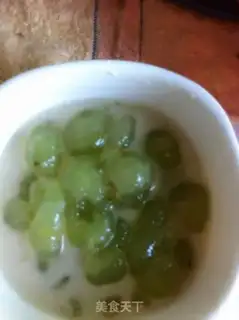Make Simple apple grape pie step 1
