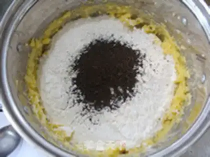 Make Chocolate bean red tea cookies step 4