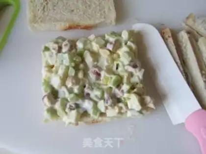 Make Egg sandwich step 8