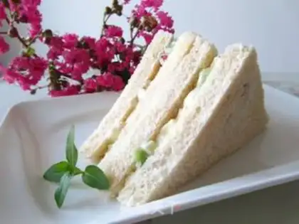 Make Egg sandwich step 10