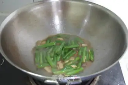 Make Four season bean noodles step 3
