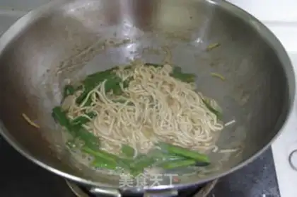 Make Four season bean noodles step 4