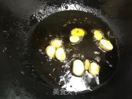 Make Garlic potatoes step 1