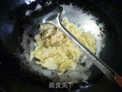 Make Tomato fried eggs and a screwdriver step 7