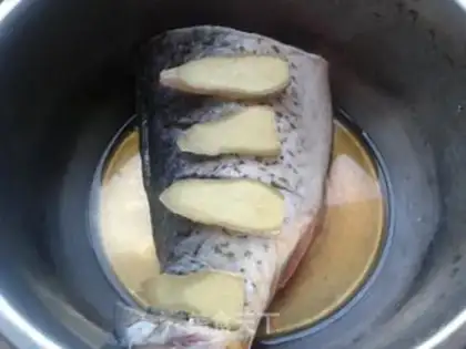 Make Red fish tails step 0