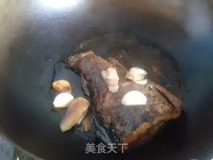 Make Red fish tails step 2