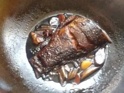 Make Red fish tails step 5