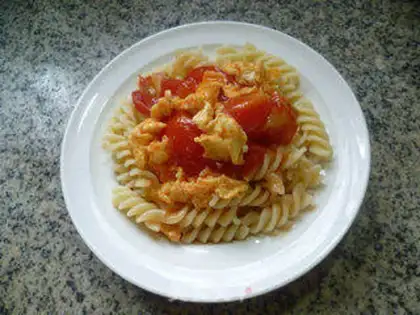 Make Tomato fried eggs and a screwdriver step 17