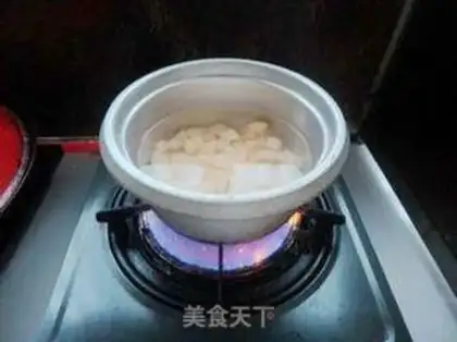 Make Potato color soup step 1