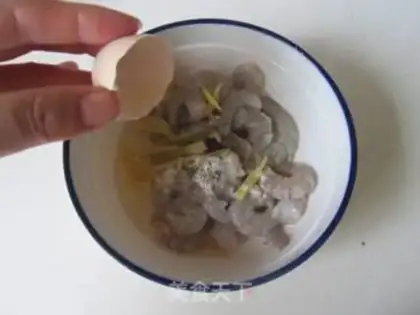 Make Pineapple and shrimp step 1