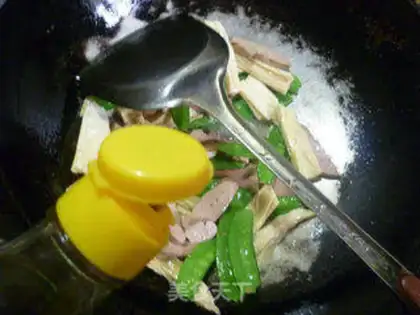 Make Dutch bean foie gras fried mackerel step 8