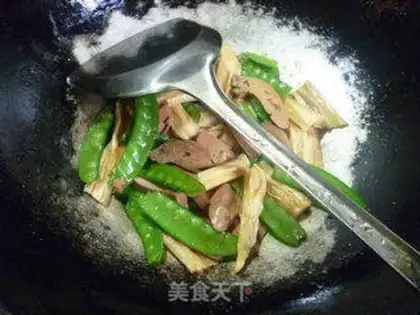 Make Dutch bean foie gras fried mackerel step 11