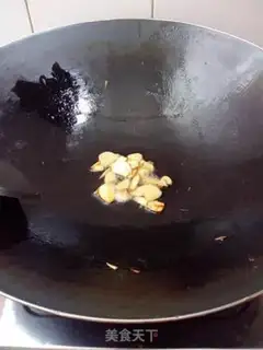 Make "Red sugar chicken wings." step 1