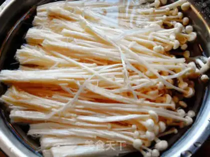 Make Spicy golden needle mushrooms step 0